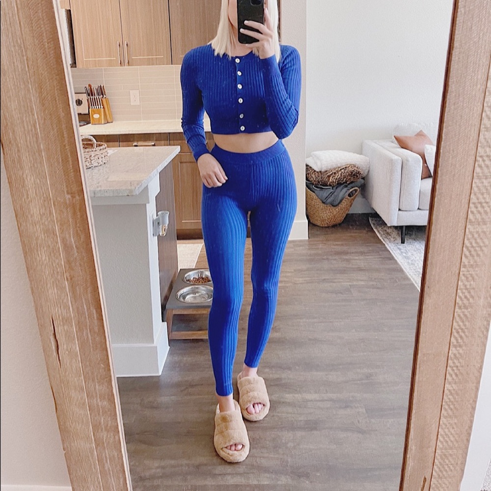 437 SWIMWEAR Gaia legging/cardigan set